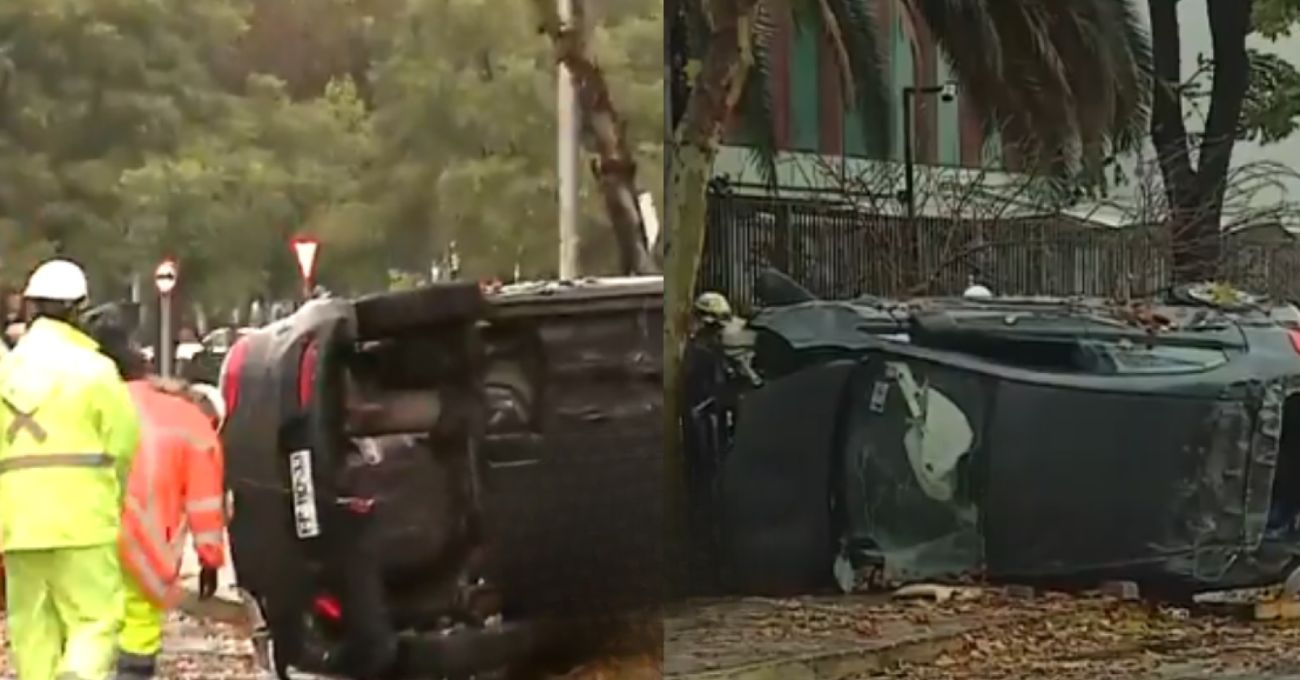 Conductor muere tras chocar contra árbol y volcar en el centro de Santiago: se investigan causas del accidente