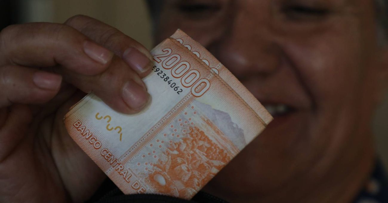 ¿Aún no cobras el Aporte Familiar Permanente 2025? Revisa hasta cuándo puedes retirar el Bono Marzo