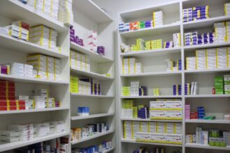 Proyecto busca eliminar el IVA de los medicamentos: ¿en qué consiste y cómo beneficiaría a las familias?