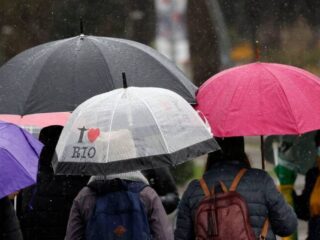 ¿Volverán las lluvias este martes a Santiago? Esto dijo Jaime Leyton sobre las probabilidades