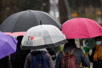 ¿Volverán las lluvias este martes a Santiago? Esto dijo Jaime Leyton sobre las probabilidades