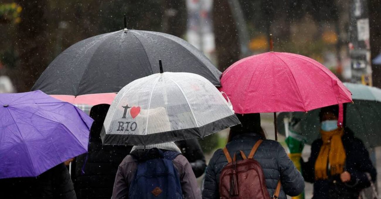 ¿Volverán las lluvias este martes a Santiago? Esto dijo Jaime Leyton sobre las probabilidades
