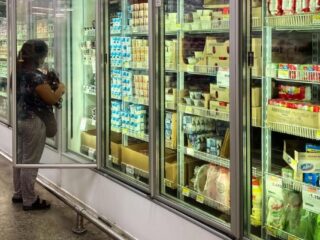 Feriado del 21 de mayo: Así funcionarán los supermercados