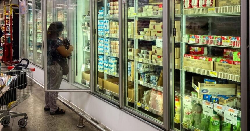 Feriado del 21 de mayo: Así funcionarán los supermercados