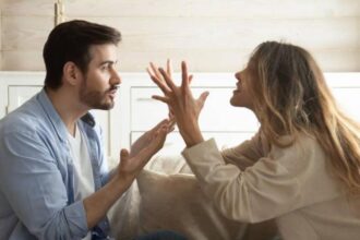 Psicólogo revela la frase que puede arruinar una relación de pareja: “¿Por qué no puedes ser más como...?”