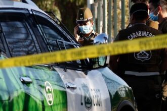 Hombre muere apuñalado en violenta riña callejera en Estación Central