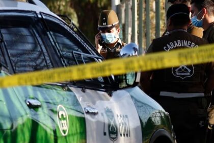 Hombre muere apuñalado en violenta riña callejera en Estación Central