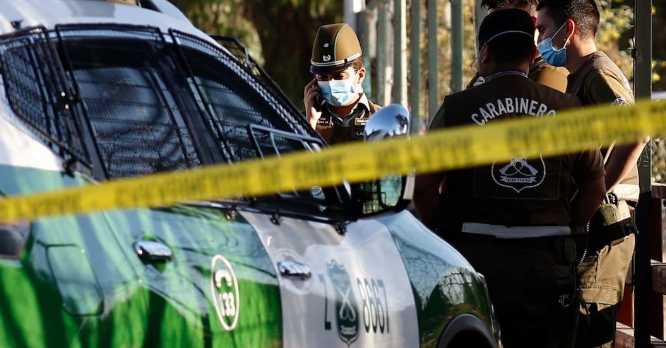 Hombre muere apuñalado en violenta riña callejera en Estación Central