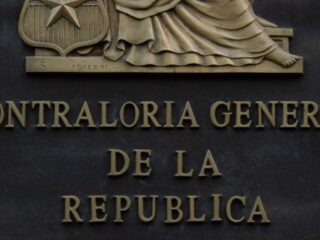 Contraloría detecta a 25 mil funcionarios públicos que salieron del país estando con licencia médica