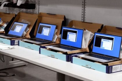Becas TIC 2025: Revisa cuándo se publica la lista de beneficiarios del computador gratuito