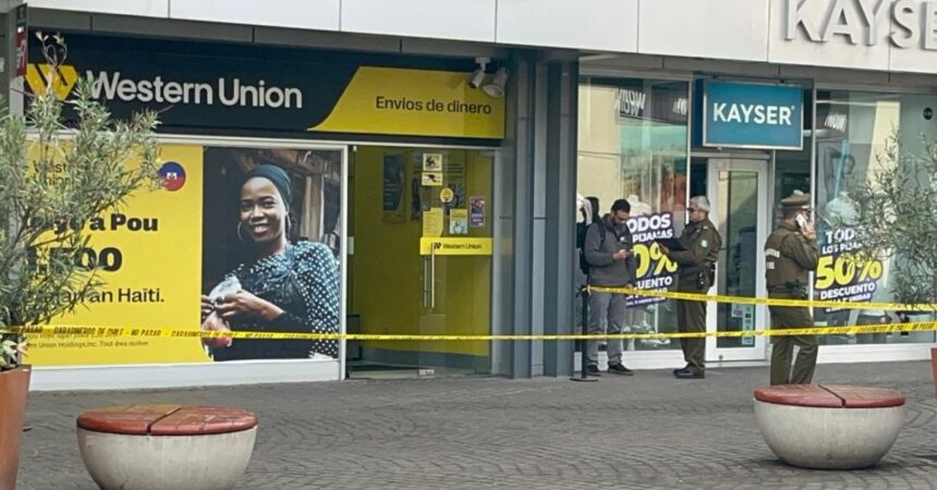 Delincuente armado roba $39 millones desde sucursal de Western Union en pleno centro de Quilicura