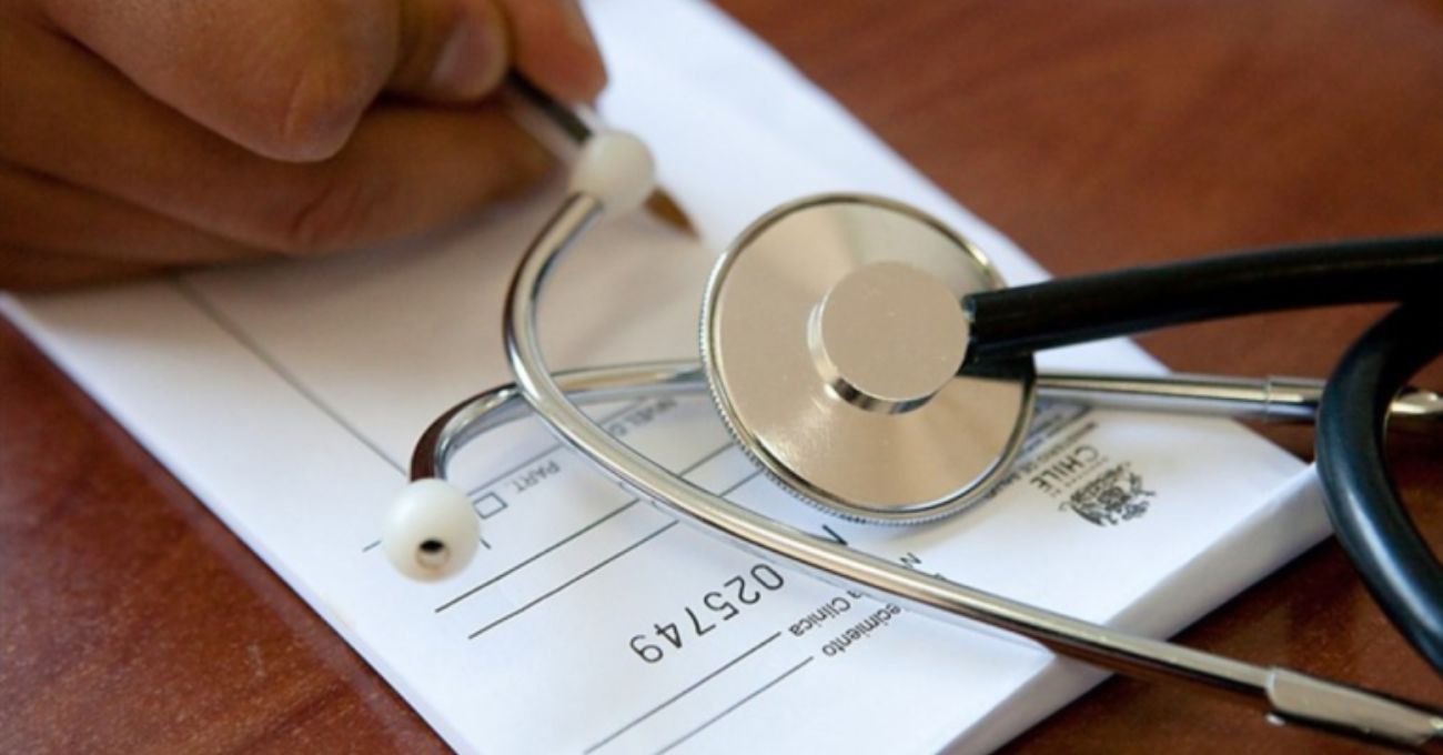 Investigan fraude masivo en licencias médicas de trabajadores públicos: Fiscalía abre causa tras denuncia de Contraloría
