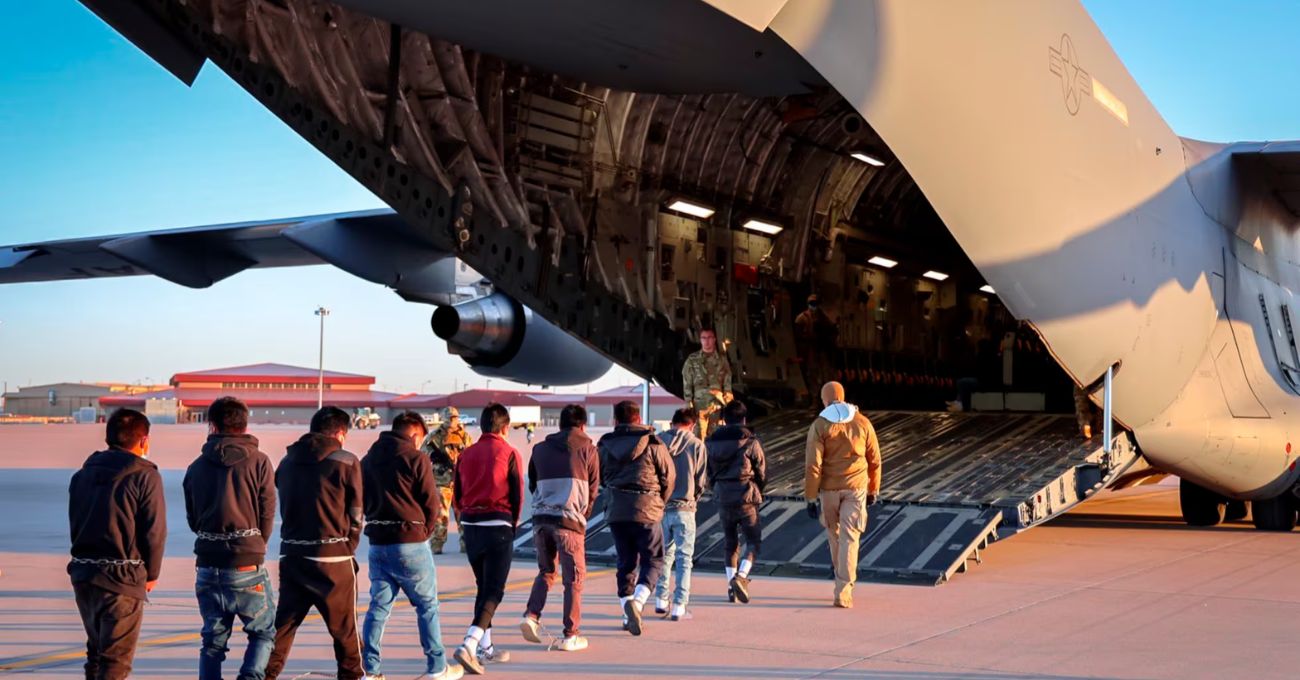 Chile recibe a 44 connacionales deportados desde Estados Unidos tras coordinación bilateral