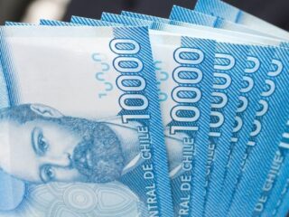 PGU subirá a $250 mil: Personas de 82 años o más serán las primeras en recibir el nuevo monto