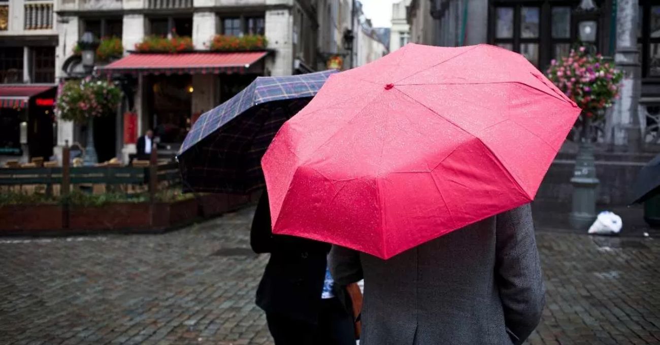 Centro meteorológico noruego anticipa más de 11 mm de lluvia para Santiago el lunes 26 de mayo
