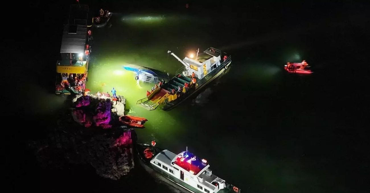 Naufragio en China deja 10 muertos y 70 heridos tras volcamiento de barcos turísticos