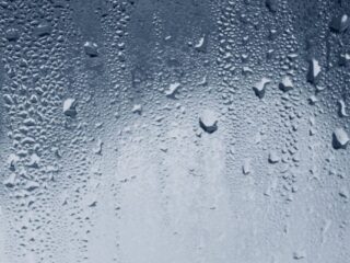 ¿Ventanas empañadas en invierno? Estos 5 trucos te ayudarán a evitar la molesta "transpiración"