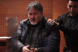 Prisión preventiva para conductor ebrio que atropelló y mató a dos trabajadores en bencinera de Providencia