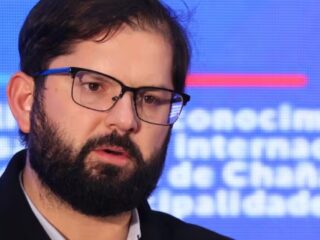 Boric anuncia sanciones drásticas por uso irregular de licencias médicas y Contraloría amplía revisión a policías y Fuerzas Armadas