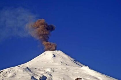 Volcán Villarrica muestra señales de calentamiento: advierten posible cambio en su actividad interna