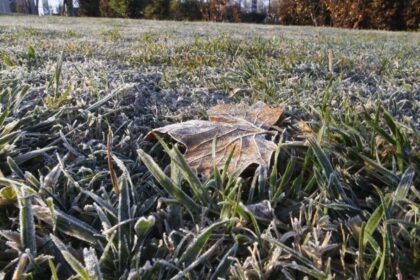Heladas de Hasta -4°C Afectarán a Cuatro Regiones Este Miércoles: Pronostican Frío Extremo