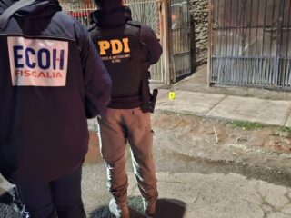 Asesinato en La Pintana: Hombre es baleado dentro de su auto y Fiscalía investiga posible ajuste de cuentas