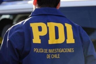 Dueño de casa frustra violento turbazo en Maipú: hirió a menor de edad con arma inscrita