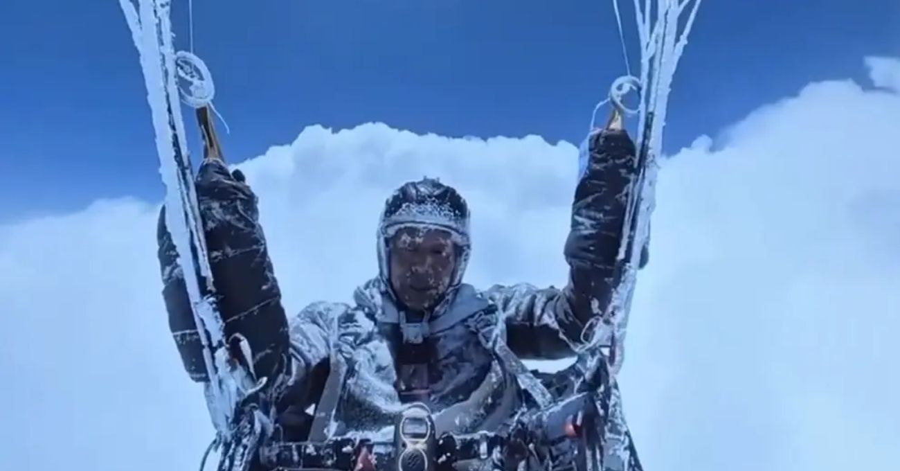 Parapentista sobrevive a dramático ascenso a más de 8.500 metros en China: "Tenía hielo hasta en las pestañas"