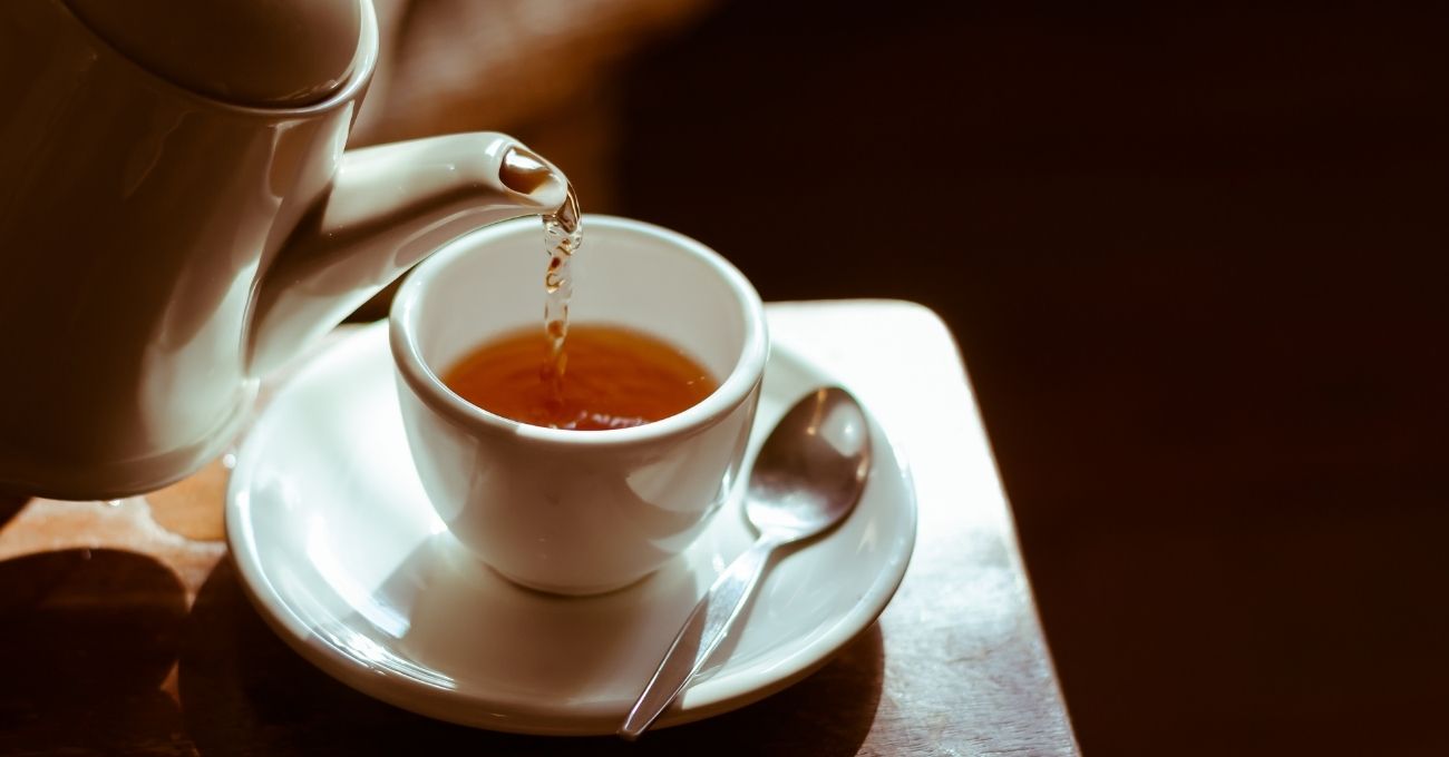 Té de manzanilla: la infusión natural recomendada para aliviar el dolor de garganta