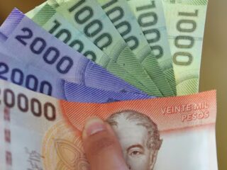 Alza del sueldo mínimo impactará en beneficios estatales y pensiones alimenticias: Revisa los nuevos montos