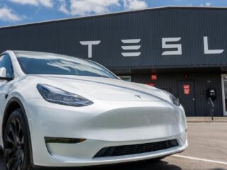 Tesla revoluciona el transporte: entregará su primer Model Y autónomo en junio