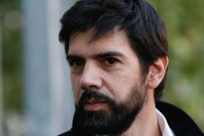 CDE se querella contra el diputado Joaquín Lavín por malversación de fondos: acusan uso de facturas falsas y posible rol como "alcalde en las sombras"