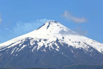 Tragedia en el Volcán Villarrica: Hombre muere tras caída mientras realizaba trekking