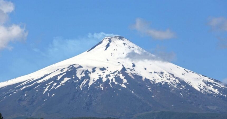 Tragedia en el Volcán Villarrica: Hombre muere tras caída mientras realizaba trekking