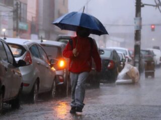 ¿Cuándo lloverá en Santiago esta semana? Anuncian posibles precipitaciones y ola de frío