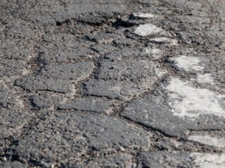 Municipalidad de La Florida deberá pagar $7,5 millones a menores heridos por caída de poste de alumbrado