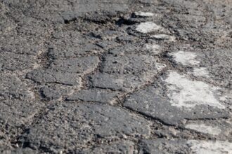 Municipalidad de La Florida deberá pagar $7,5 millones a menores heridos por caída de poste de alumbrado