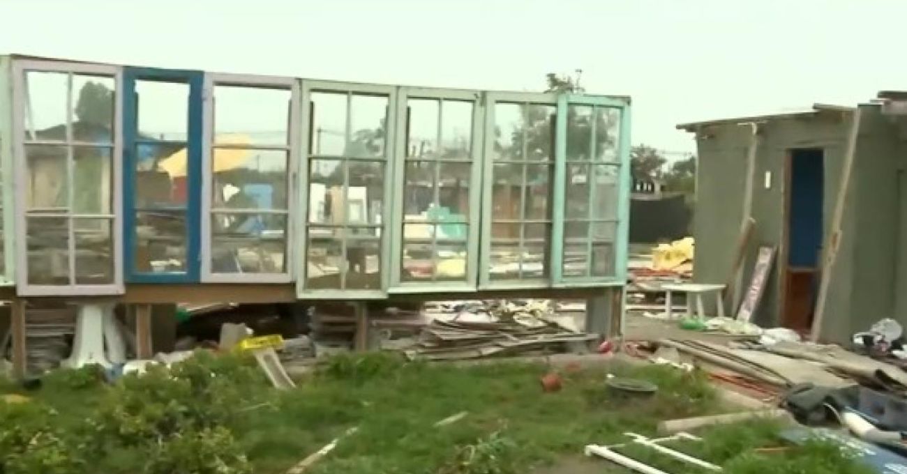 Desalojan toma en San Bernardo: Pastor evangélico cobraba $100 mil a cada familia por uso del terreno