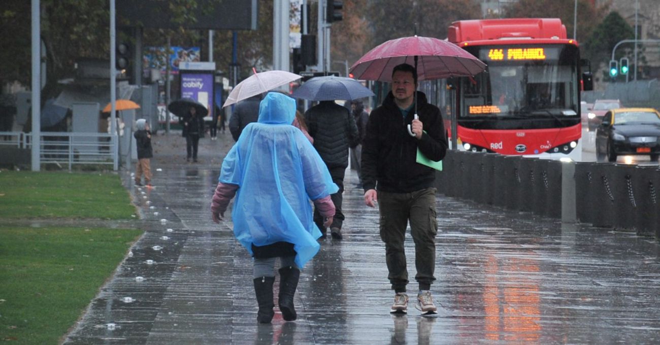 Pronóstico de lluvia en Santiago: se esperan más de 30 mm este jueves según centro meteorológico internacional