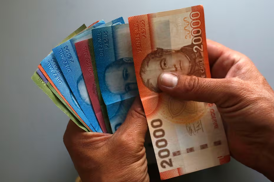 Adultos mayores que cumplan estos requisitos recibirán $81.000 adicionales a su pensión y de forma automática Bono Invierno. Este beneficio se paga en mayo de cada año.