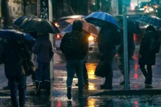 Santiago se prepara para tres días de lluvia según centro meteorológico noruego: ¿Cuánto lloverá y cuándo?