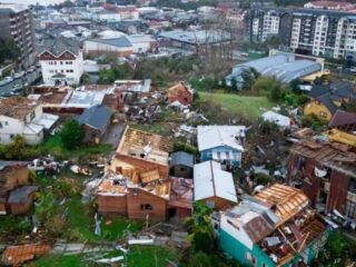 Puerto Varas se recupera después del tornado con plan millonario