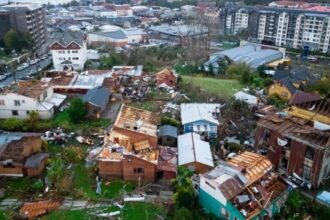 Puerto Varas se recupera después del tornado con plan millonario