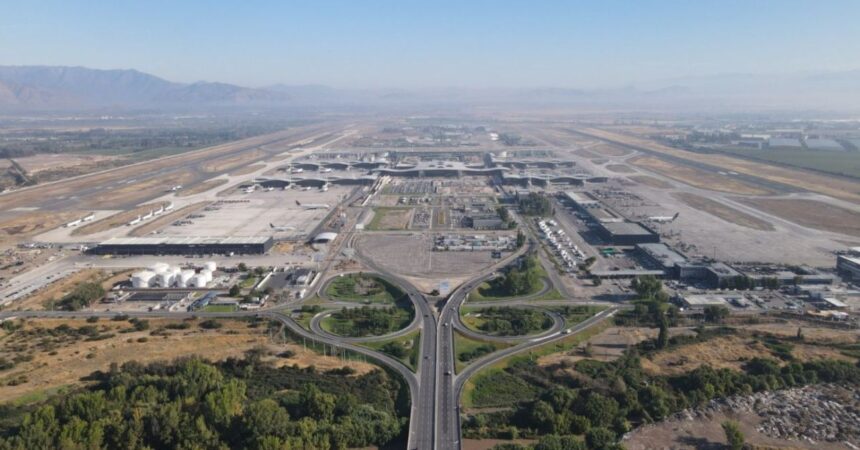 Modernización del Aeropuerto de Santiago: Plan para triplicar pasajeros y más estacionamientos