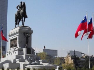 Reinstalación de estatua de Baquedano y monumento a Gabriela Mistral