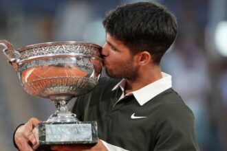 Carlos Alcaraz vence a Jannik Sinner en épica final de Roland Garros