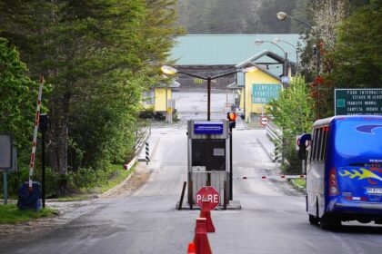 Trabajadores acusan trata de personas en frontera de Argentina