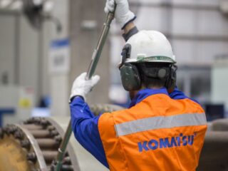 Trabajo en Komatsu: Revisa las ofertas laborales vigentes