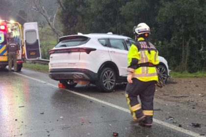 Colisión fatal en Valdivia: autoridades investigan y tráfico interrumpido