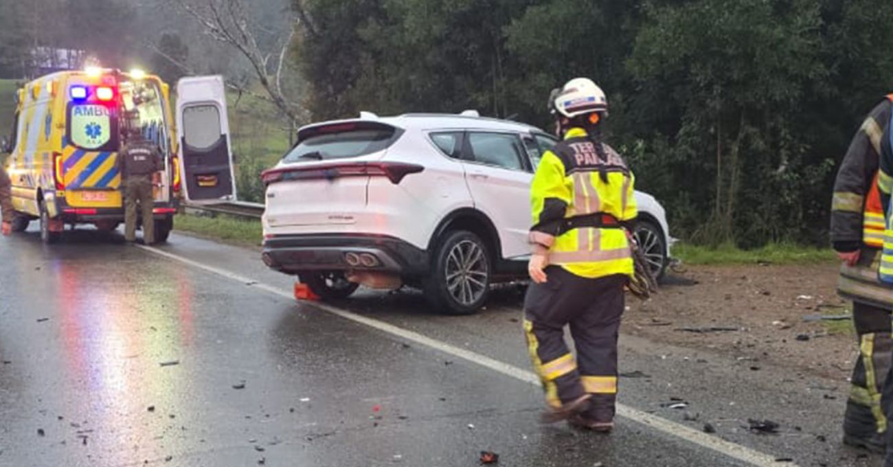 Colisión fatal en Valdivia: autoridades investigan y tráfico interrumpido